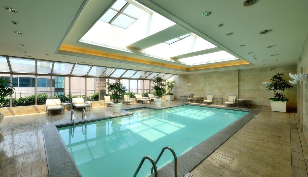 เดอะ เชอร์วูด ไทเป Hotel ภายนอก รูปภาพ The pool at the Four Seasons Hotel